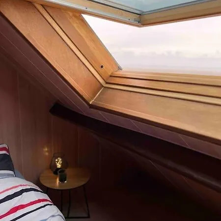 Maison Les Pieds Dans L'eau Holiday home *