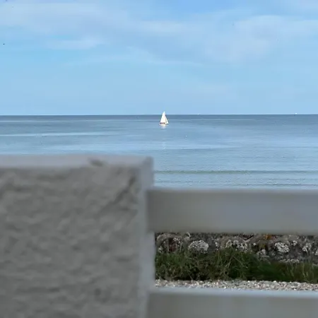 בית נופש Maison Les Pieds Dans L'eau