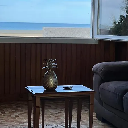 Holiday home Maison Les Pieds Dans L'eau *