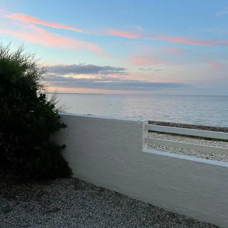 Maison Les Pieds Dans L'eau Holiday home