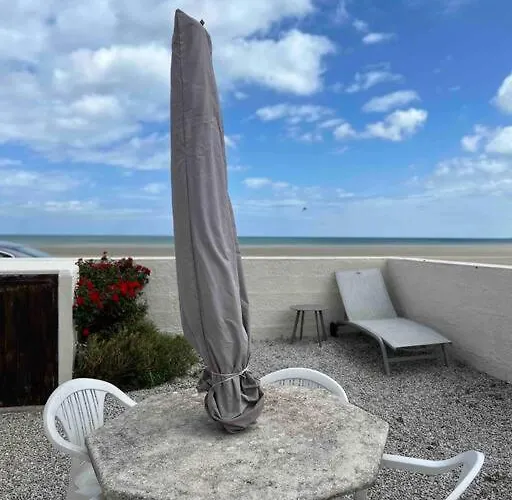 Maison Les Pieds Dans L'eau 別荘 Quinéville