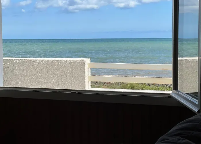 בית נופש Maison Les Pieds Dans L'eau Quinéville