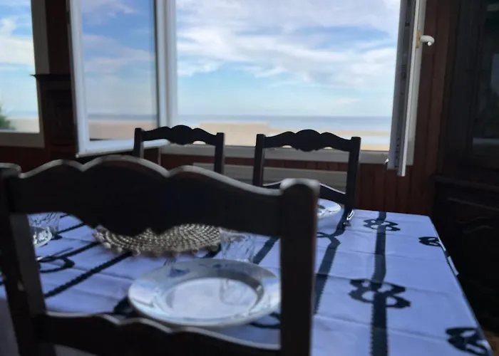 בית נופש Maison Les Pieds Dans L'eau *