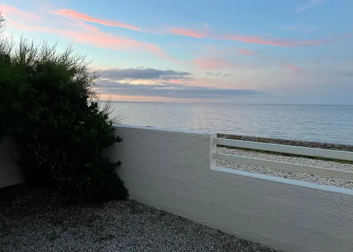 Maison Les Pieds Dans L'eau 別荘